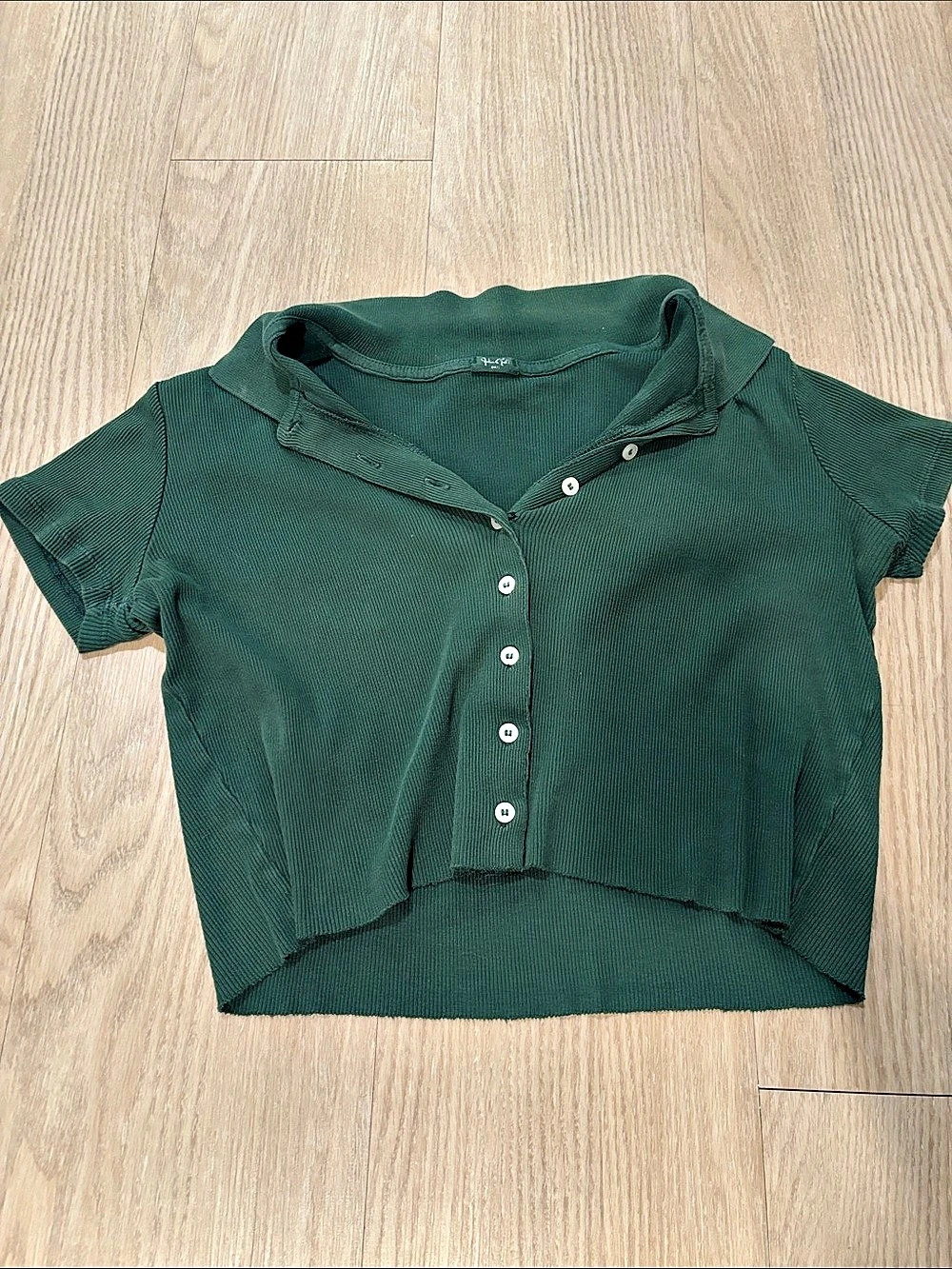 Women's Cropped Short Sleeve Top in Green Like New